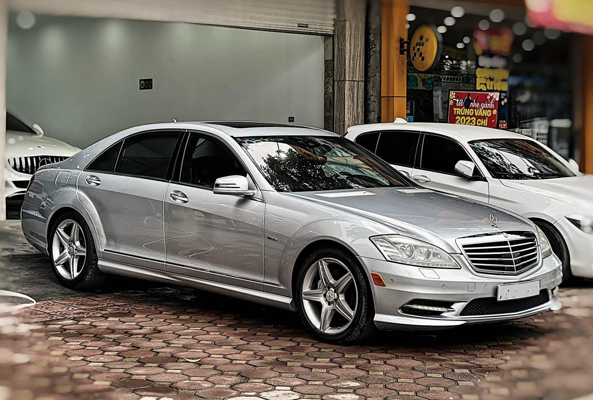 Xe sang Mercedes S400 Hybrid 'hot' một thời, sau 14 năm giá còn 838 triệu đồng