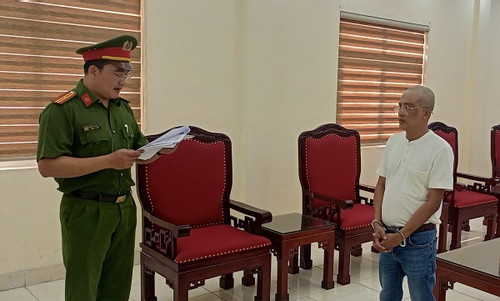 Giám đốc 3 công ty bất động sản bị bắt ở Nội Bài