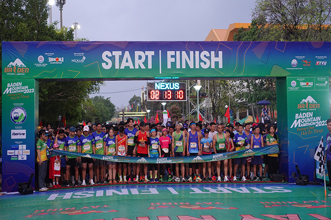 Hơn 7000 vận động viên dự giải chạy BaDen Mountain Marathon 2023