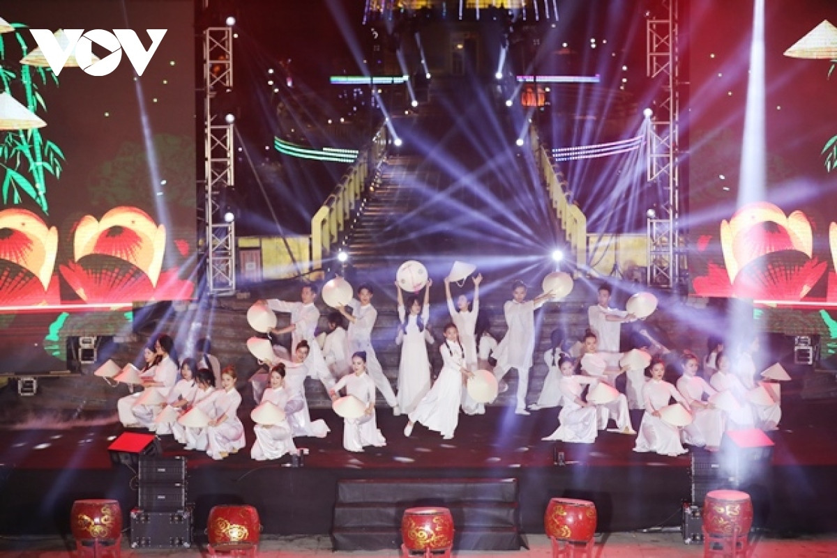 three guinness records for vietnamese long dress picture 8