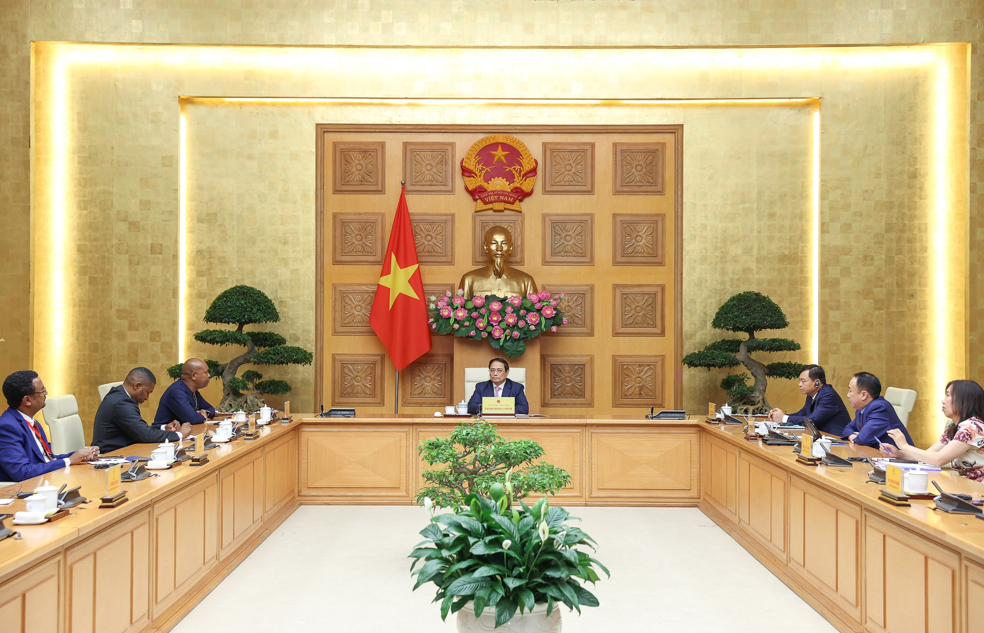 Prime Minister receives foreign agriculture ministries' leaders - Ảnh 2.