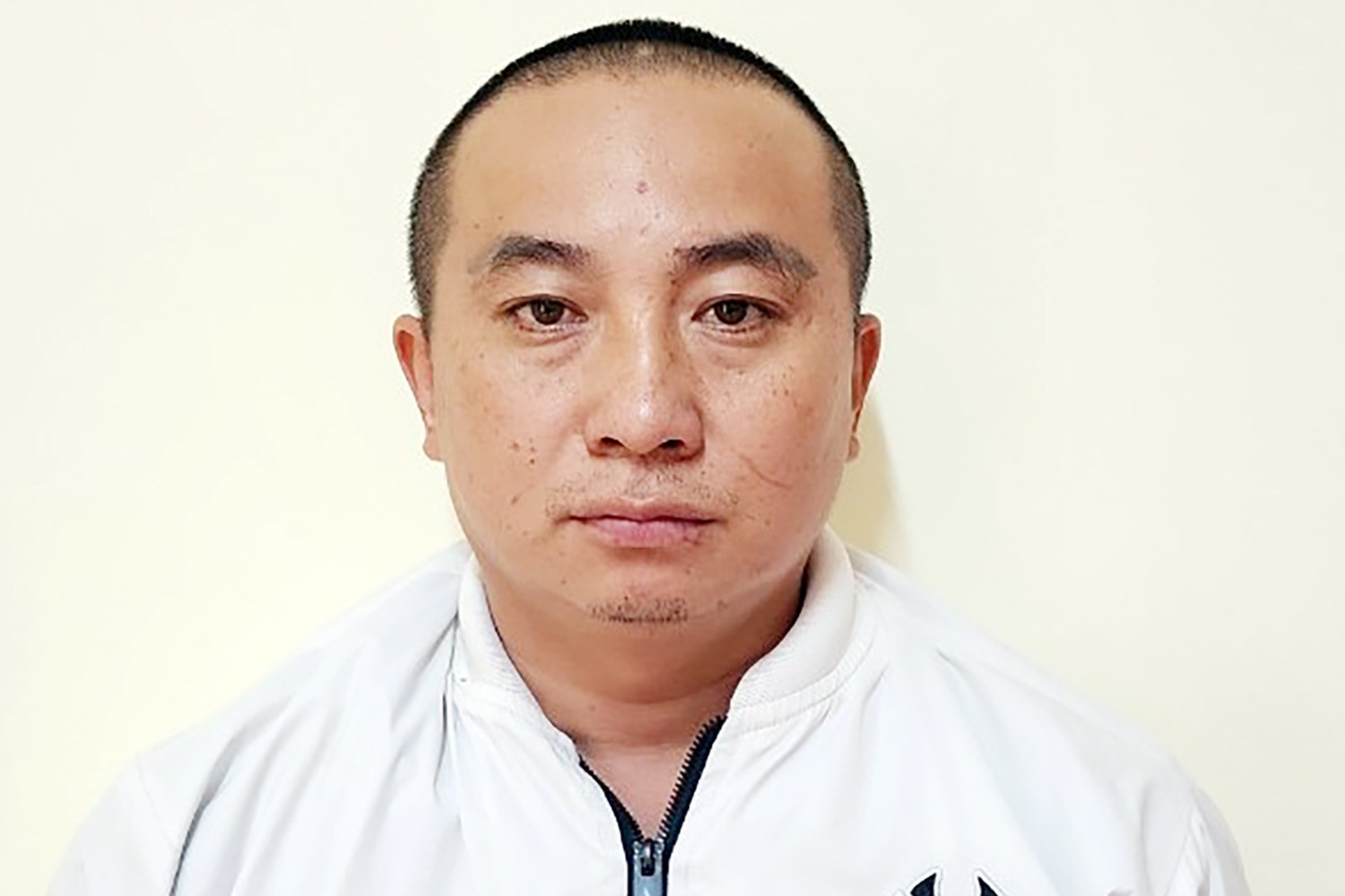 Bán 8 người sang Campuchia với giá 16.000 USD