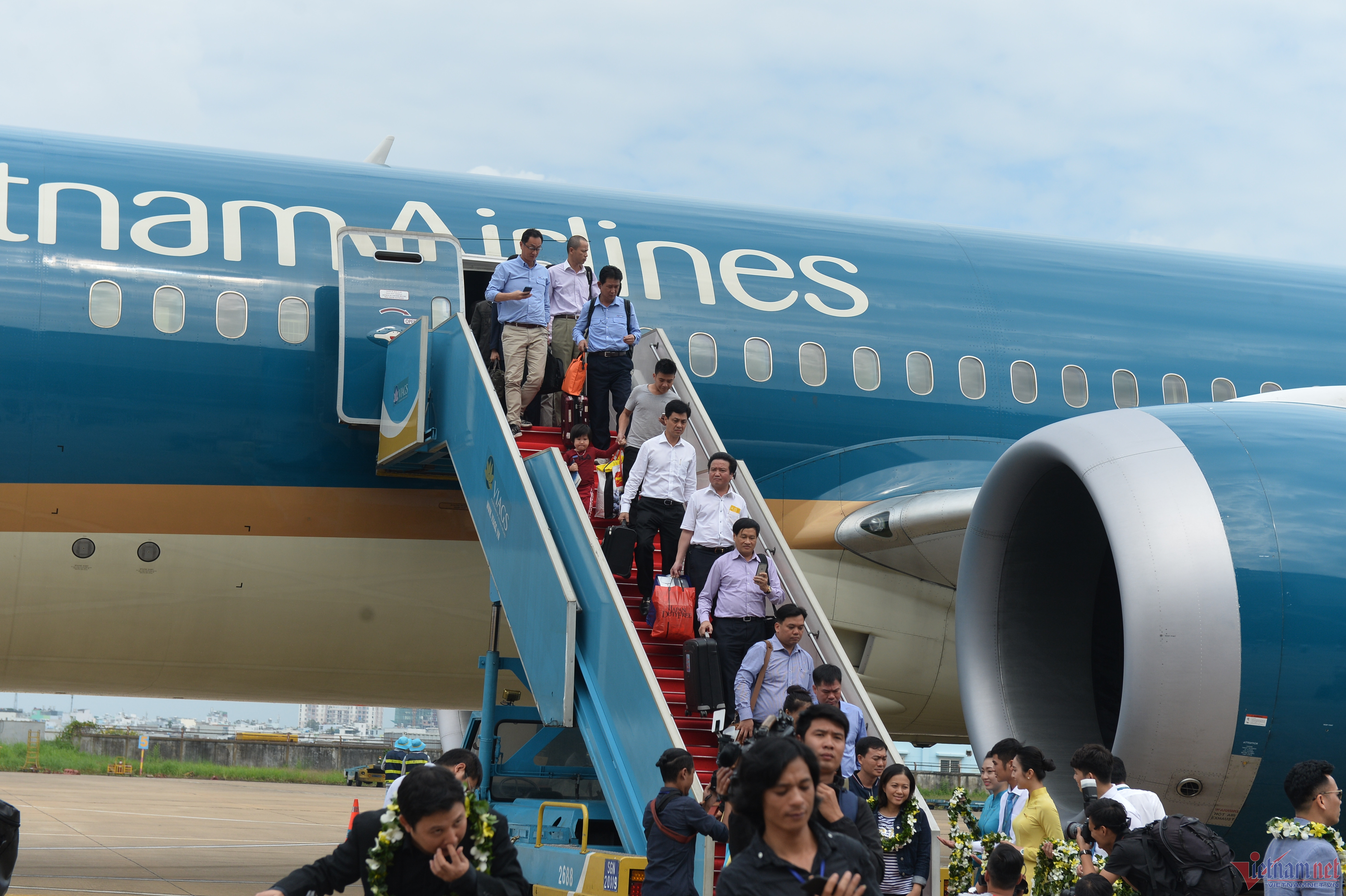 Giá vé bay đến Việt Nam đắt đỏ, khách quốc tế ‘quay xe’