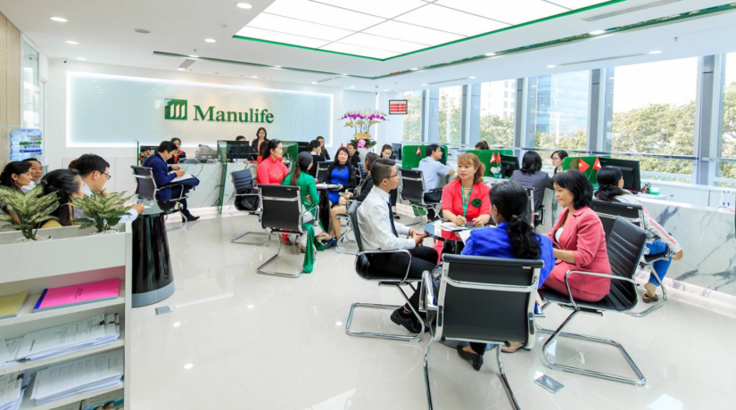 Khách tố gửi tiết kiệm SCB thành mua bảo hiểm: Manulife hứa gặp từng người