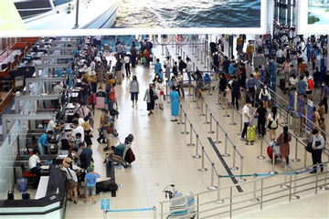 Authorities warn of fraudulent travel schemes during holidays
