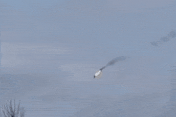 Video tiêm kích MiG-31 của Nga bốc cháy, rơi thẳng xuống đất
