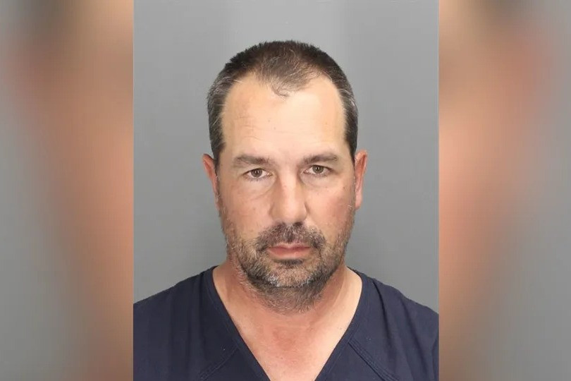 Từ mẫu ADN trên cốc cà phê, lật mặt kẻ hiếp dâm 20 năm trước