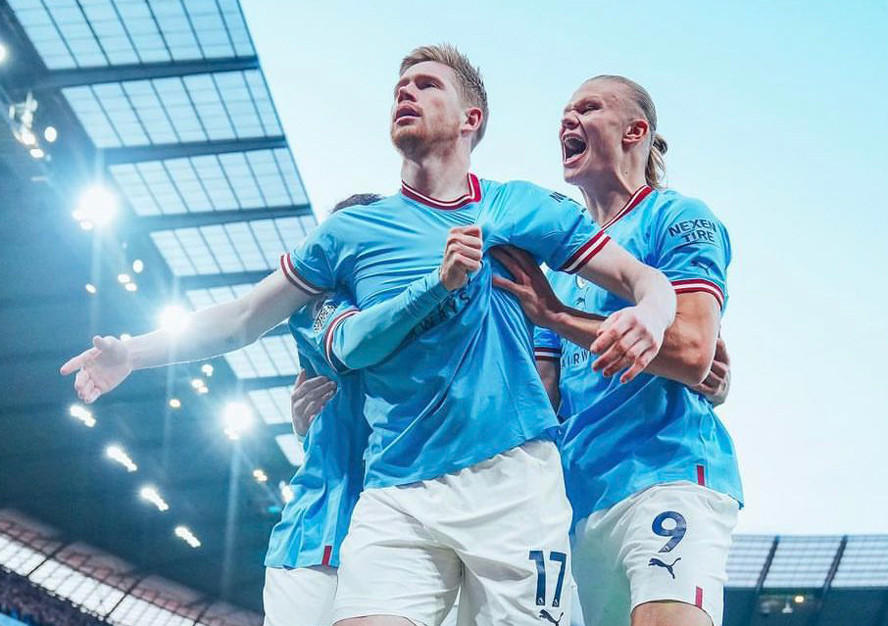 Man City vùi dập Arsenal 4-1