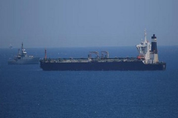 Iran bắt giữ tàu chở dầu ở vịnh Oman