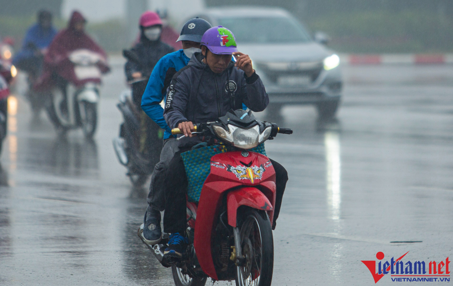 Dự báo thời tiết 28/4: Miền Bắc nắng đến 34 độ rồi mưa to, đón tiếp đợt lạnh