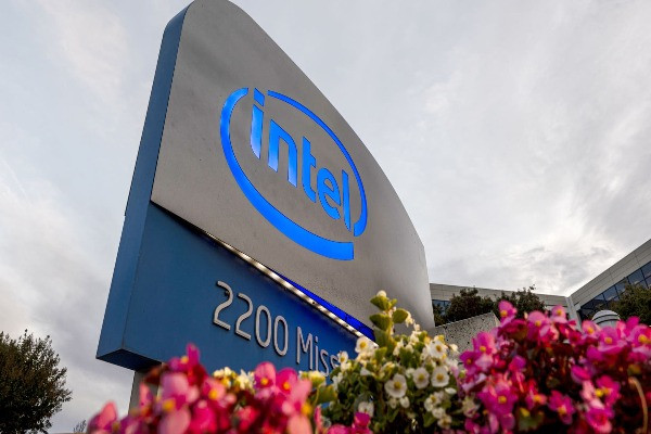 Intel lỗ lớn kỷ lục sau 3 tháng đầu năm
