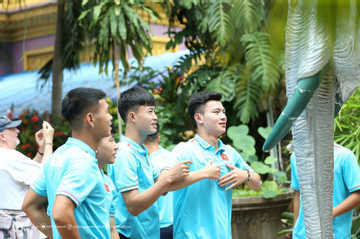 U22 Việt Nam đi chùa cầu may trước SEA Games