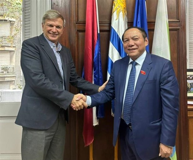 Vietnam, Uruguay to cooperate in sports