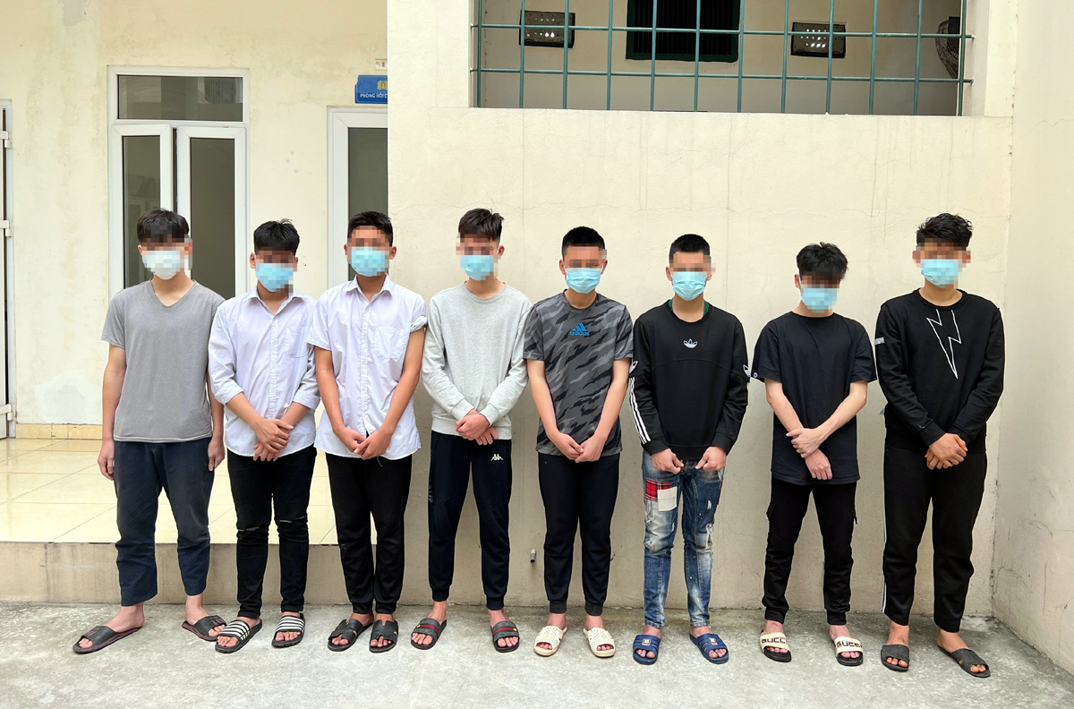 Hà Nội: Tạm giữ nhóm thanh niên 'thấy người là đánh'