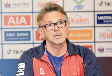 HLV Troussier: Các đội mạnh như nhau, ai chẳng muốn vô địch SEA Games 32