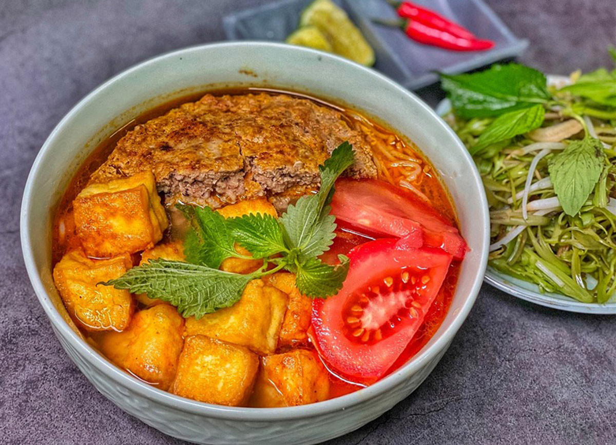 Bún Riêu Cua (Crab Noodle Soup)