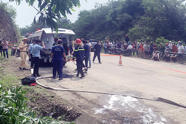 Ô tô lật 4 người tử vong ở Phú Yên: Nạn nhân là người trồng dưa, theo xe về quê