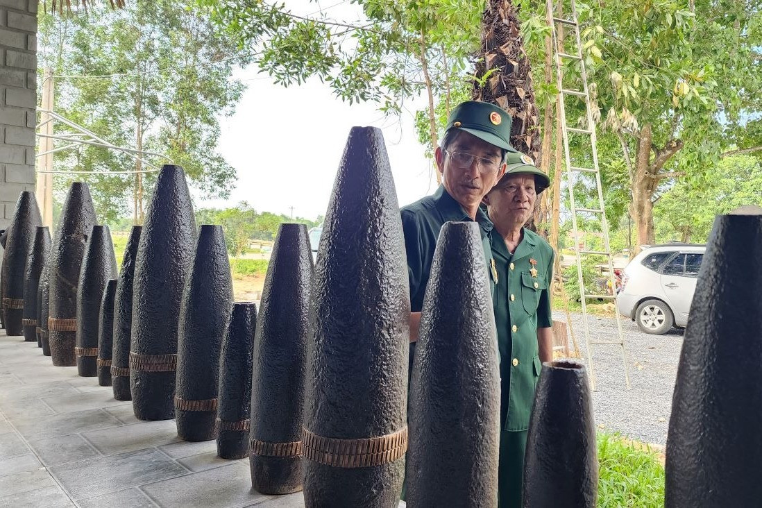 Độc đáo ngôi nhà được xây từ 300 vỏ bom, đạn ở Quảng Trị