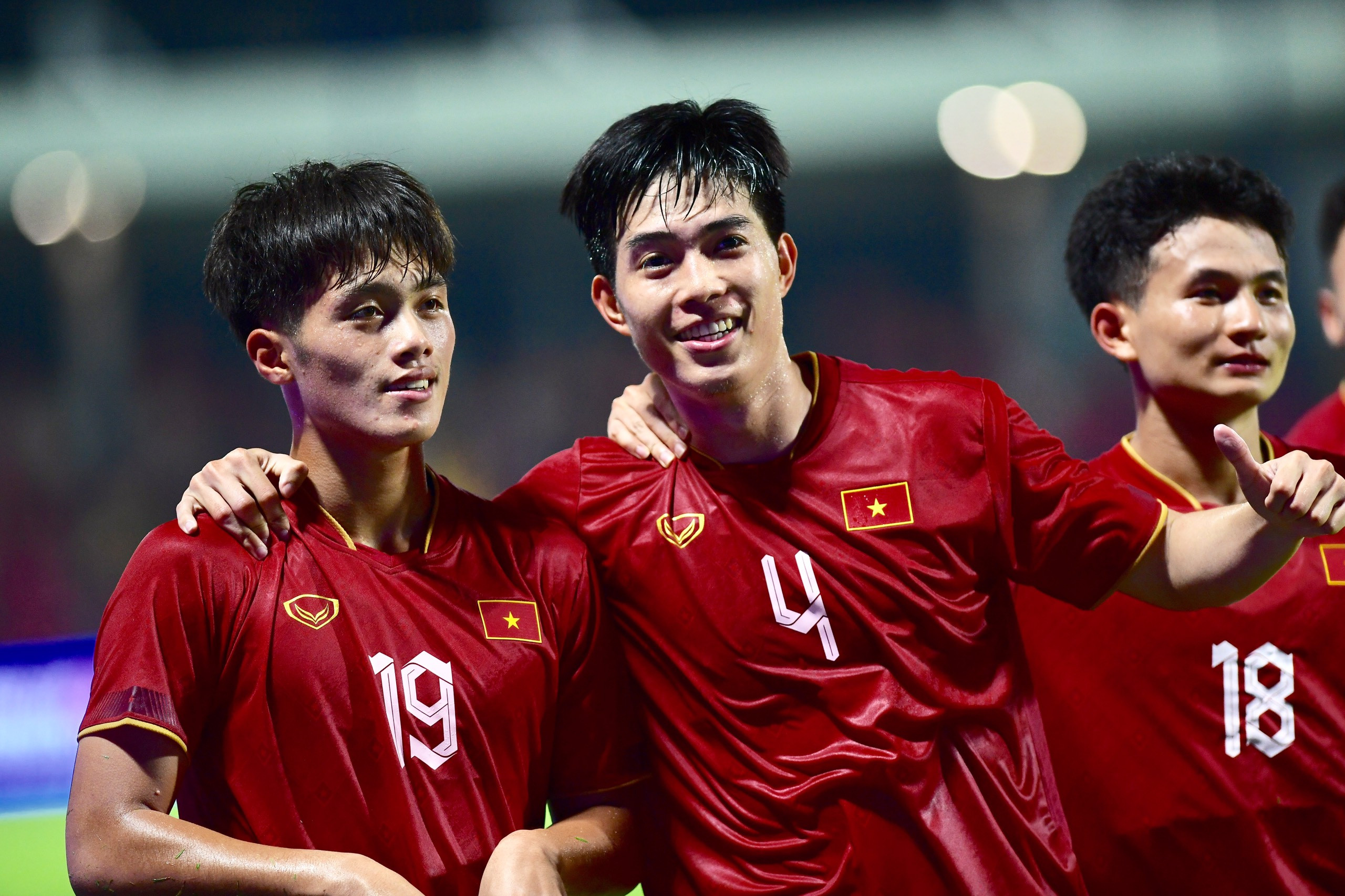 Video bóng đá nam SEA Games 32: U22 Việt Nam vs U22 Lào