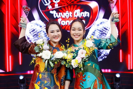 Hai cô gái xứ Nghệ đăng quang 'Tuyệt đỉnh song ca'