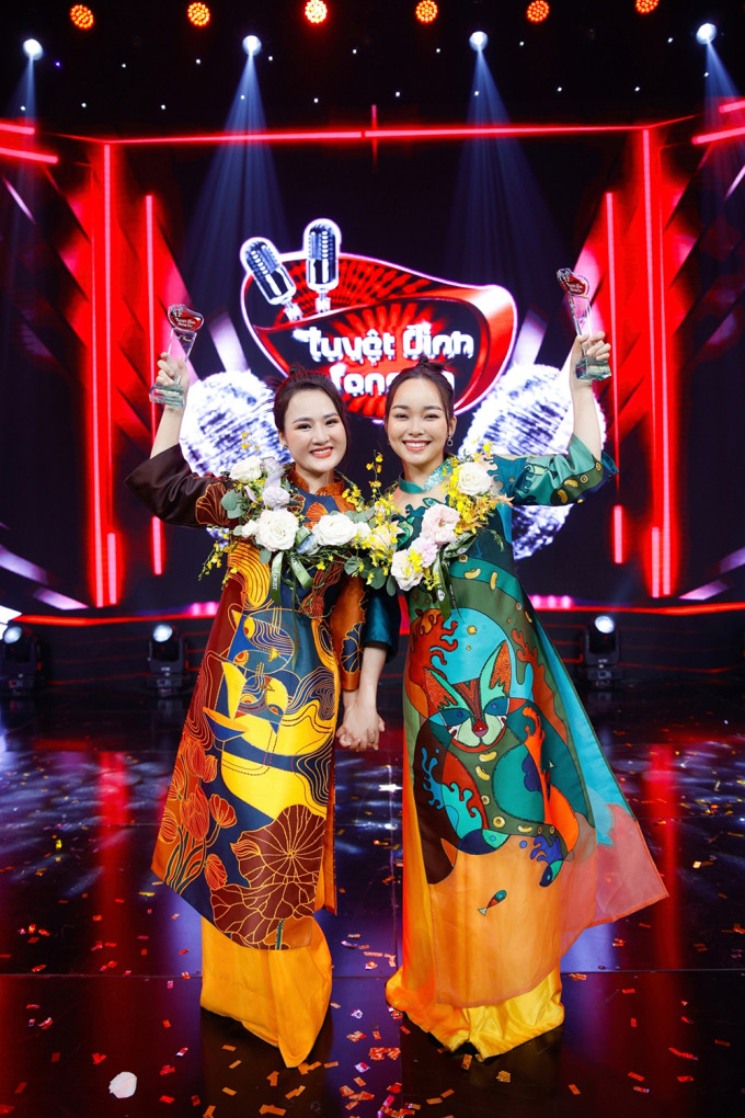 Hai cô gái xứ Nghệ đăng quang 'Tuyệt đỉnh song ca'