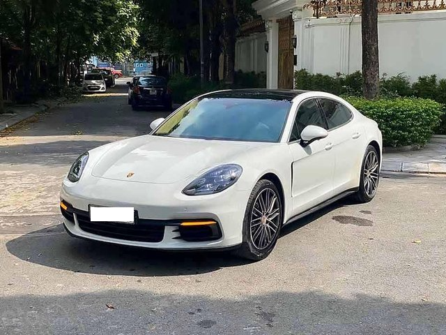Cầm lái xe Porsche của bạn cùng về quê, xe hỏng giờ tôi có phải đền?
