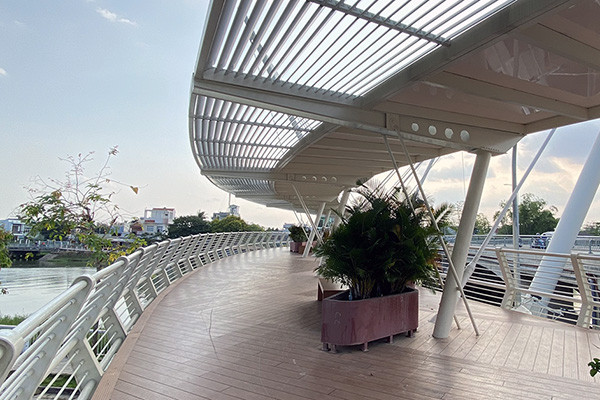 Huy động 400 người để thử tải cầu nghi thi công sai thiết kế