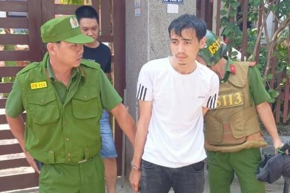 Nghi án người đàn ông sát hại vợ cũ tại cửa hàng tiện lợi