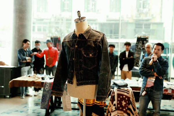 Gần 100 sản phẩm denim vintage trưng bày tại JO247 Lounge
