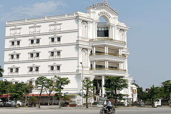 TP. Vinh 'giám sát chặt chẽ 24/24h' các quán karaoke