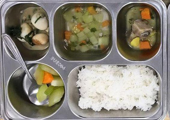 Vụ thu 70 nghìn/ngày nhưng 'bữa ăn lèo tèo': Gỡ biển trường mầm non