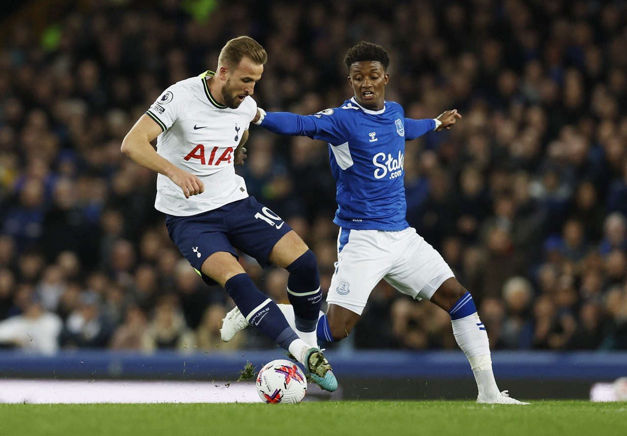 Bảng xếp hạng Ngoại hạng Anh vòng 29: Tottenham đẩy MU khỏi top 4
