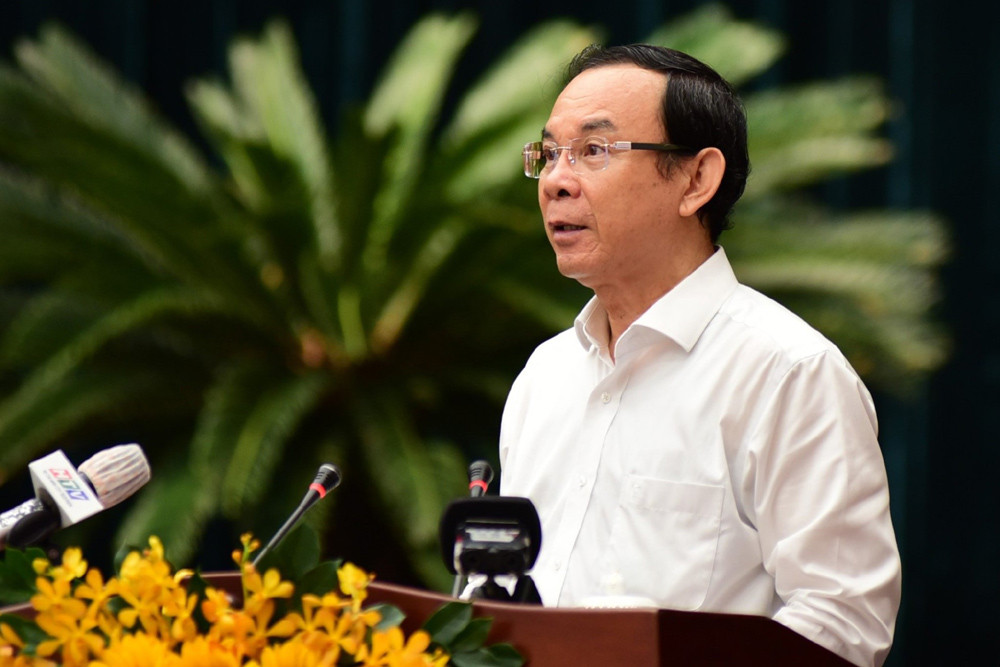 Tăng trưởng 0,7% quý 1, Bí thư TP.HCM yêu cầu tìm 'toa thuốc' chặn đà giảm sút