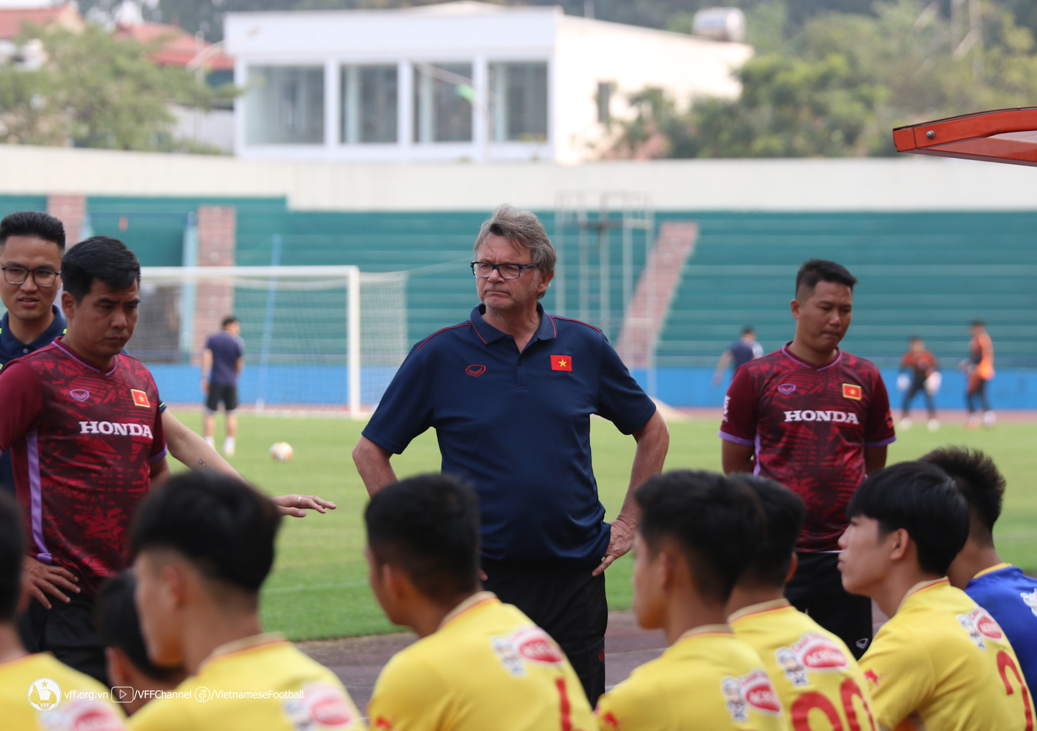 HLV Troussier và sứ mệnh mở ra vận may cho bóng đá Việt Nam