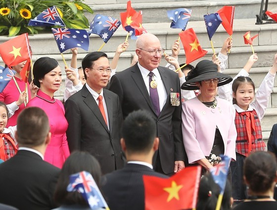 President Vo Van Thuong welcomes Governor-General of Australia David Hurley ảnh 3