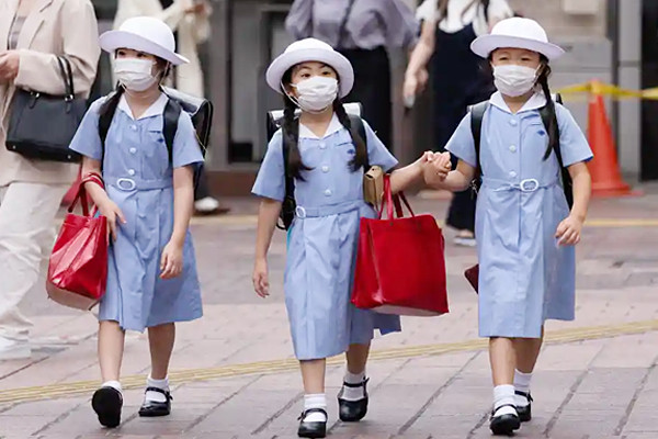 Cơ hội 'cuối cùng' cho Nhật đảo ngược tỷ lệ sinh thấp kỷ lục