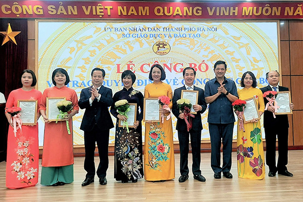 Hà Nội bổ nhiệm hàng loạt hiệu trưởng, hiệu phó mới