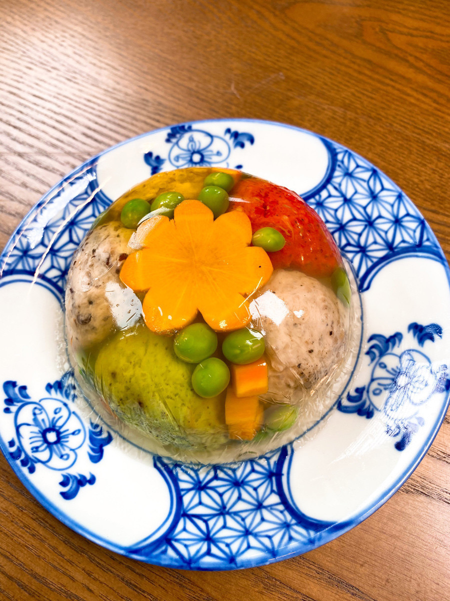 Young chef spends years to remake Hanoi's classic dishes