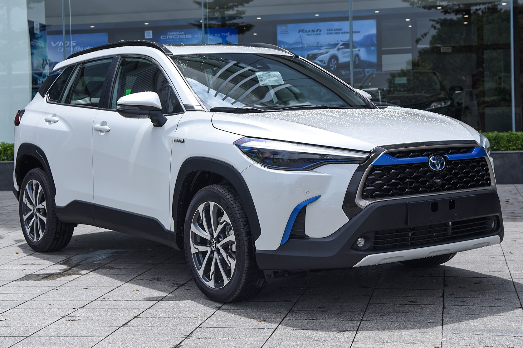 Ô tô 2022 bán mãi không hết, đại lý hạ giá trăm triệu đẩy hàng ế