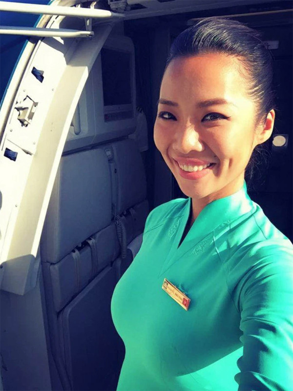 Một Á hậu từng vướng tin đồn là 'tình cũ' Kim Lý: Nữ tiếp viên hàng không đệp nhất châu Á, vóc dáng cực gợi cảm - Ảnh 2.
