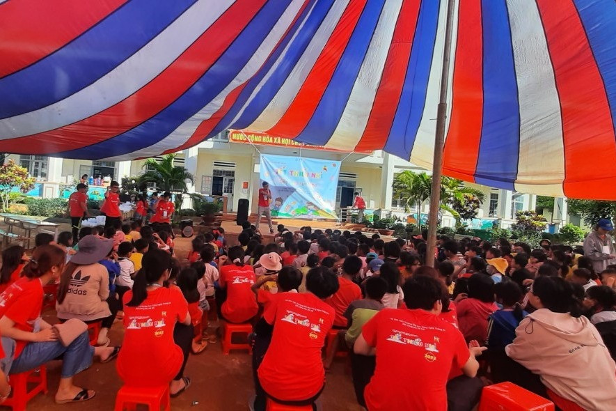 Vụ thổi giá thiết bị trường học ở Đắk Nông: Hiệu trưởng chỉ nhận hàng rồi ký tên