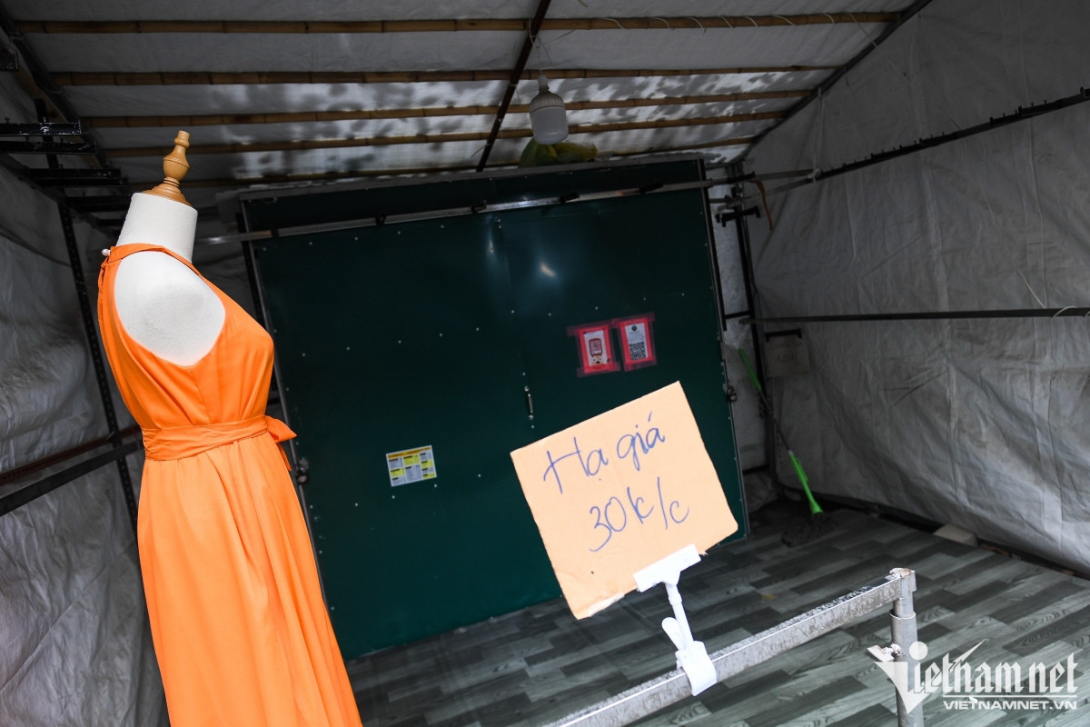 hanoi s largest fashion market falls quiet in post-covid period picture 5