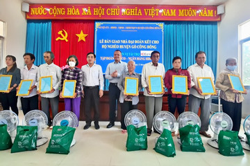 HDBank tặng người nghèo Tiền Giang 30 căn nhà Đại đoàn kết