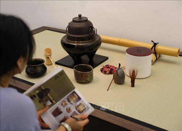 Japanese pottery exhibition opens in Hanoi hinh anh 1