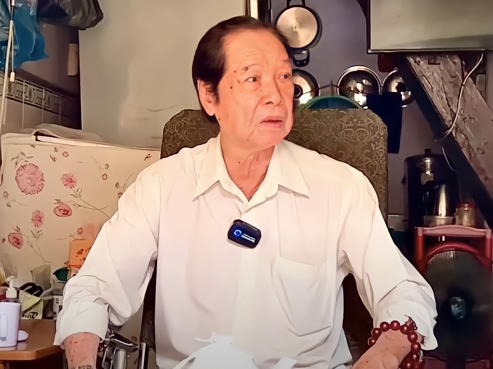 'Vua ca Đài phát thanh' Điền Tử Lang: Qua cơn bạo bệnh, U80 hát không catse, trông tiền boa của khách - Ảnh 3.