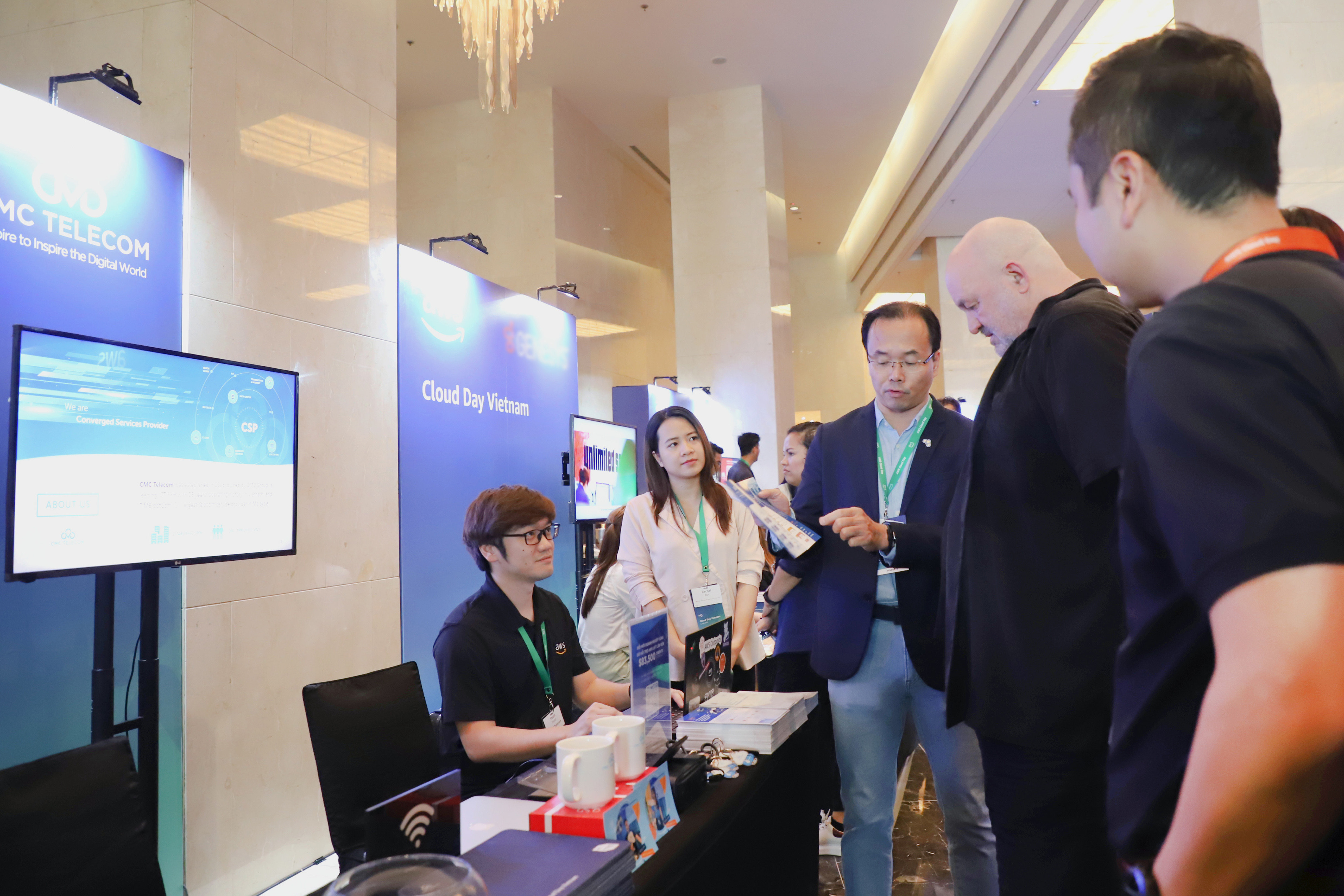 CMC Telecom ra mắt 2 giải pháp đám mây hiện đại tại AWS Cloud Day Vietnam  2023