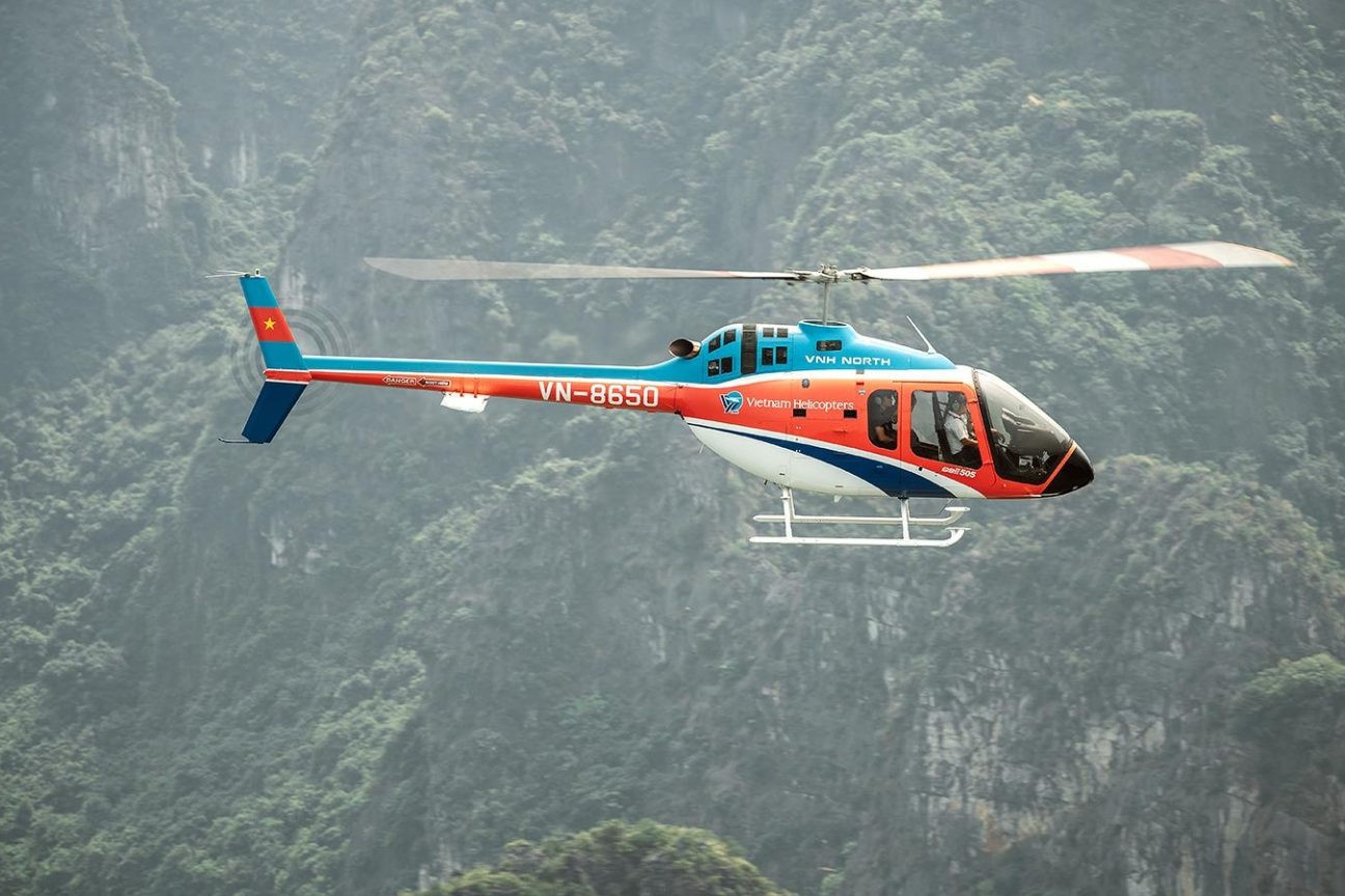 Dịch vụ bay trực thăng ngắm cảnh vịnh Hạ Long giá bao nhiêu?