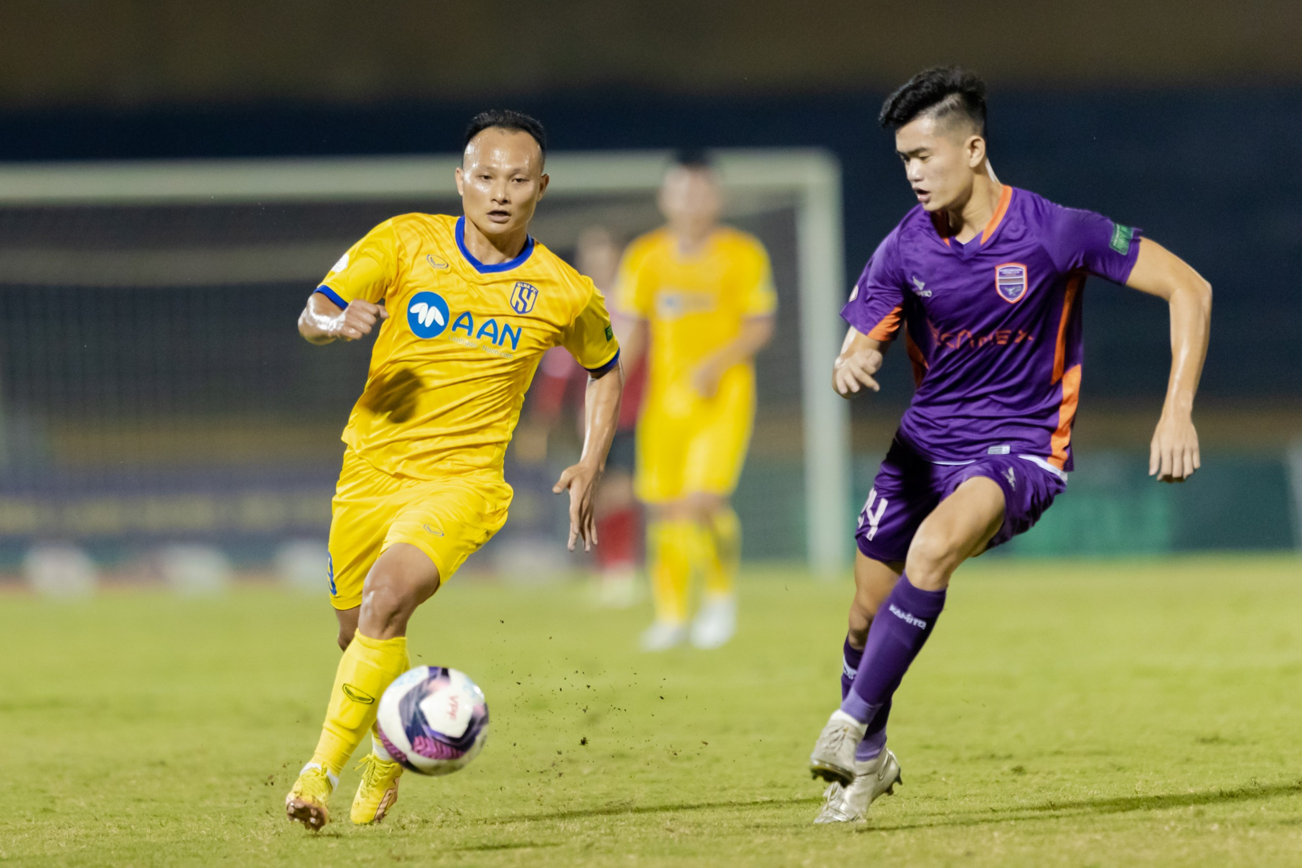 Lịch thi đấu bóng đá hôm nay 7/4: Tâm điểm vòng 5 V-League