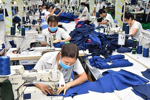Average monthly income of VN employees increases compared to prior quarter