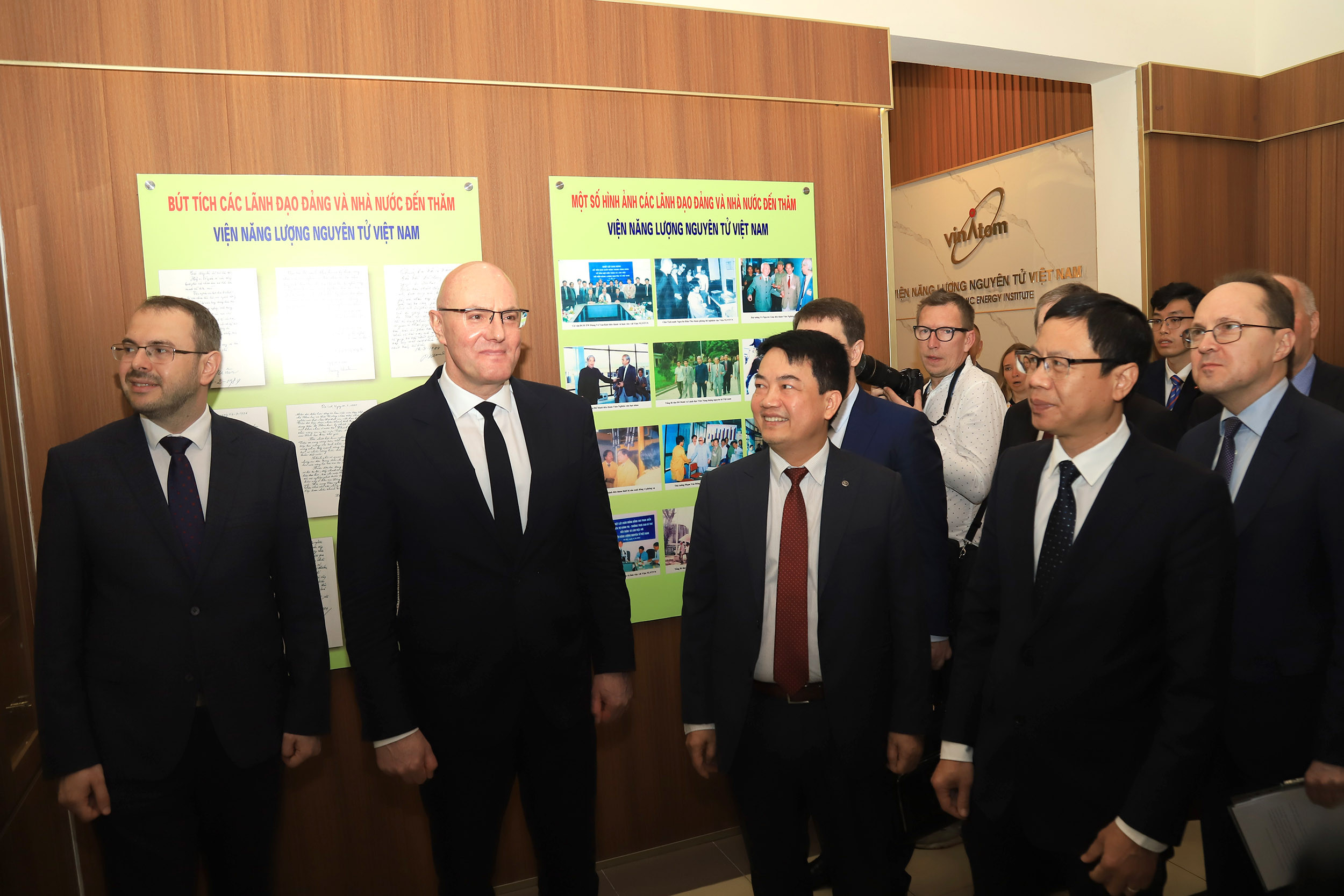 Phó Thủ tướng Nga thăm Viện Năng lượng Nguyên tử Việt Nam